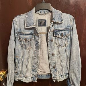 Abercrombie & Fitch jean jacket